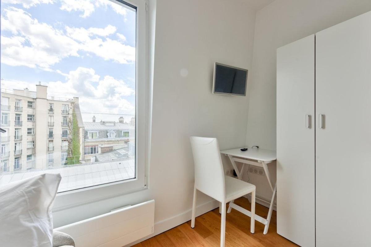 With A Panoramic View Of The Eiffel Tower Apartment Paris