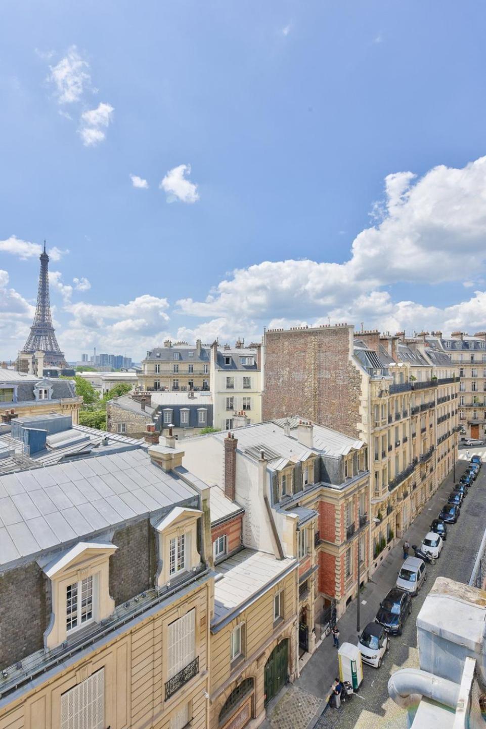 Apartment With A Panoramic View Of The Eiffel Tower *