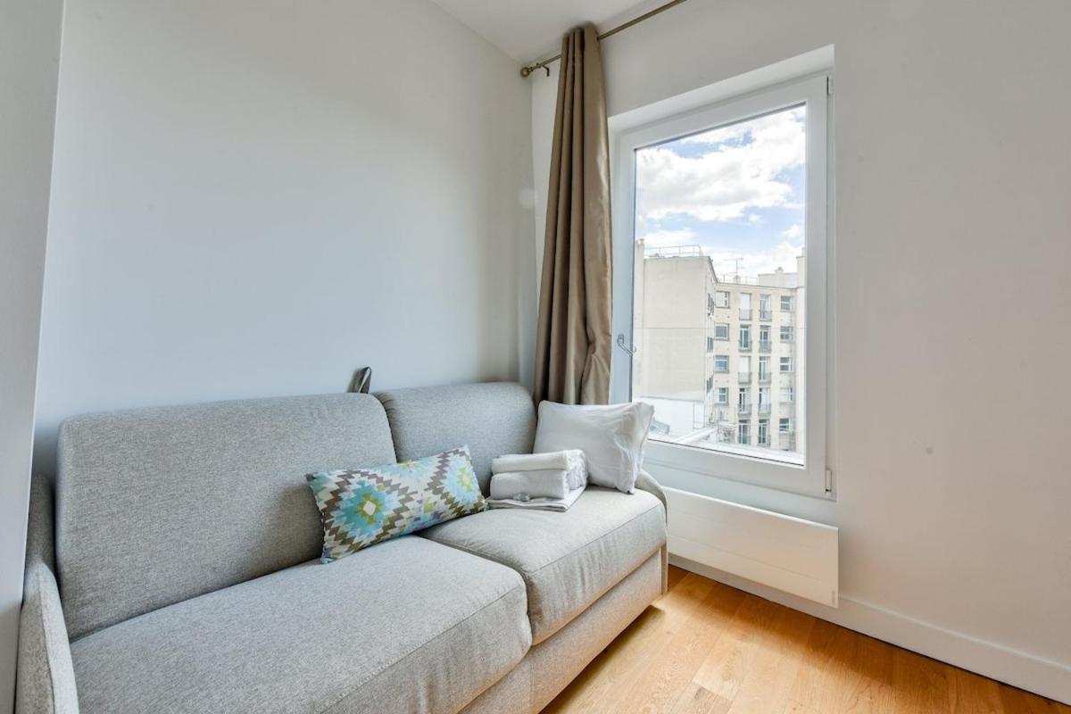 With A Panoramic View Of The Eiffel Tower Apartment