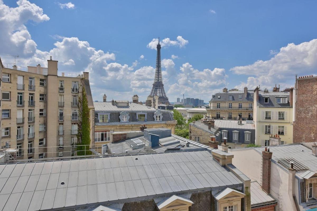 With A Panoramic View Of The Eiffel Tower Apartment