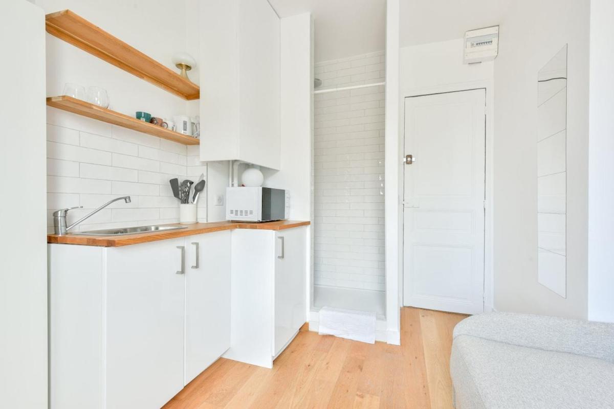 With A Panoramic View Of The Eiffel Tower Apartment Paris